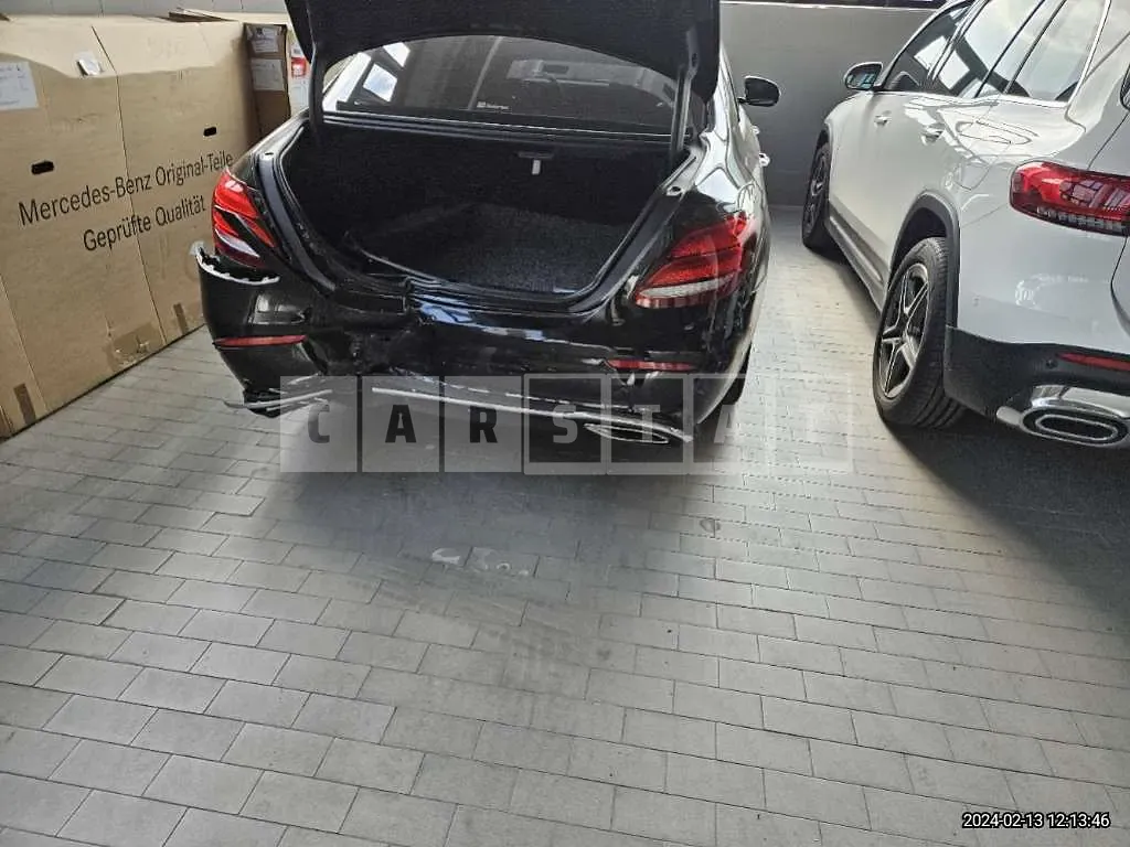 Photo 2 of 7: 2019 Mercedes-Benz E 300, VIN WDDZF4JB1KA595263 — Korean insurance auction
