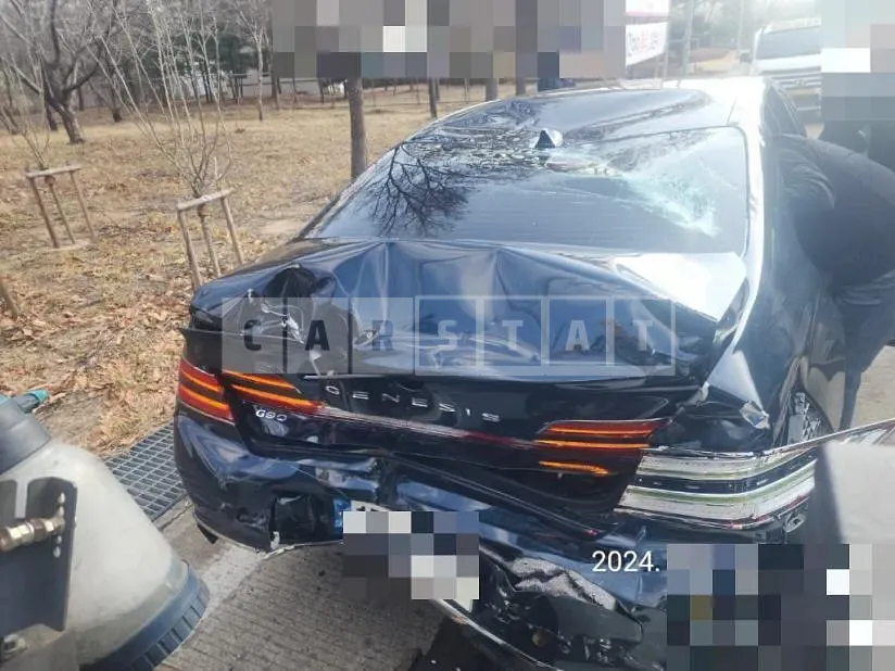 Photo 2 of 10: 2021 Genesis G90 3.8 — Korean insurance auction