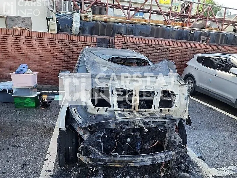 Photo 2 of 16: 2015 Kia Carnival, VIN KNAMB81ABFS057105 — Korean insurance auction
