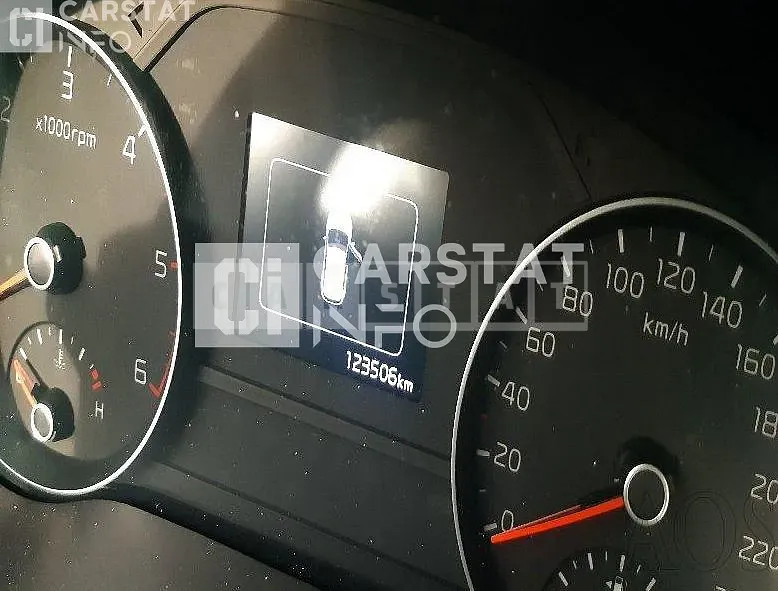 Photo 2 of 19: 2018 Kia Sportage 1.7 — Korean insurance auction