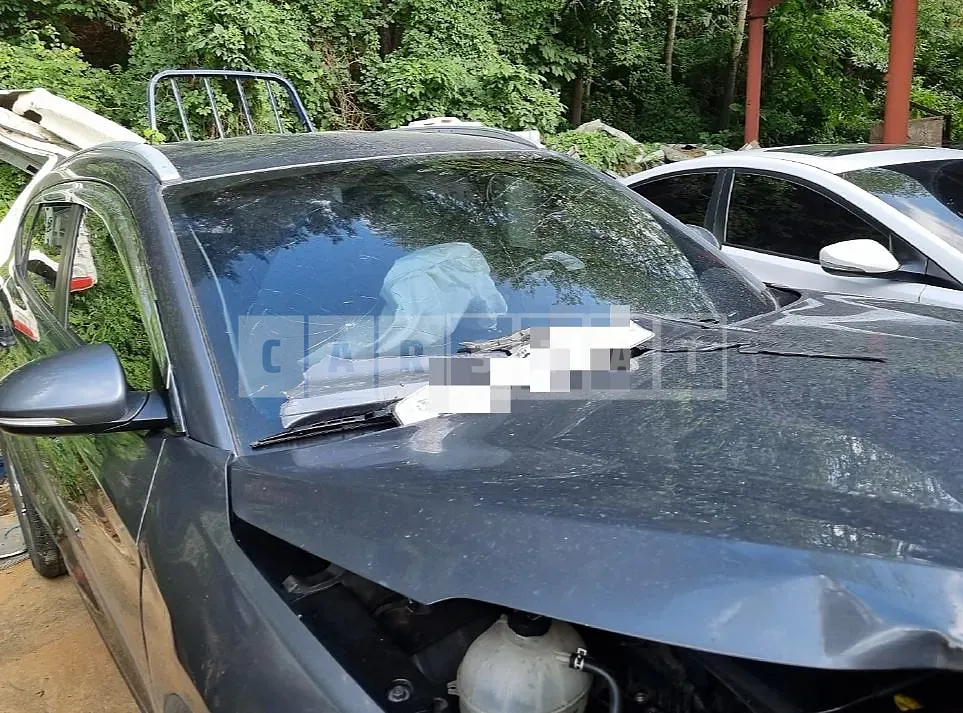 Photo 2 of 8: 2016 Hyundai Tucson TL 2.0, VIN KMHJ381ABGU166593 — Korean insurance auction