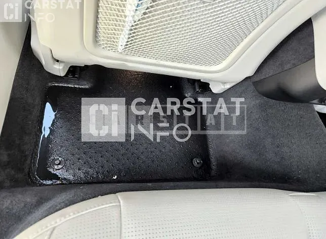 Photo 2 of 26: 2021 Volvo V60CCB5 AWD — Korean insurance auction