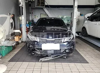 Photo 1 of 41: 2019 Kia K5 — Korean insurance auction