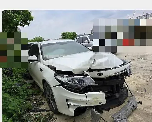 Photo 2 of 5: 2016 Kia K5 — Korean insurance auction