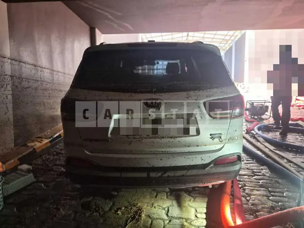 Photo 2 of 8: 2015 Kia Sorento 4WD — Korean insurance auction