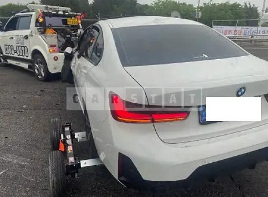 Photo 2 of 13: 2024 BMW 320i — Korean insurance auction