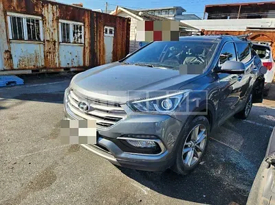 Photo 1 of 9: 2016 Hyundai Santa Fe DM 2.0, VIN KMHSW81UBGU553601 — Korean insurance auction