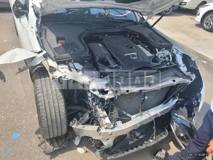 Photo 2 of 16: 2022 Mercedes-Benz New E 250 Avantgarde, VIN W1KZF4FB4NB070060 — Korean insurance auction