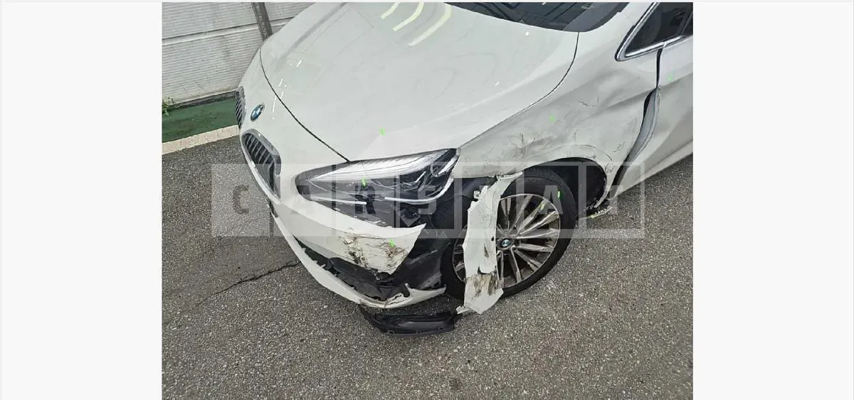 Photo 2 of 16: 2020 BMW Active Tourer — Korean insurance auction
