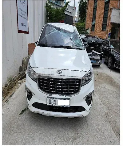 Photo 1 of 10: 2019 Kia Carnival, VIN KNAME81ABKS590723 — Korean insurance auction