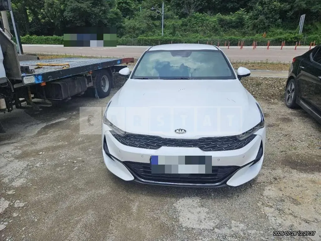 Photo 2 of 12: 2020 Kia K5 — Korean insurance auction