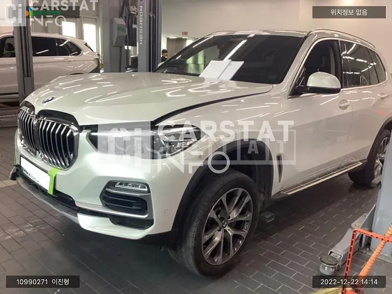 Photo 2 of 13: 2020 BMW X5 xDrive 30d Xline (7 -Seater), VIN WBACV6102L9D31808 — Korean insurance auction