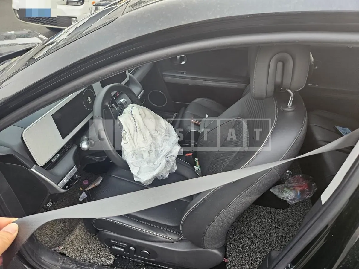 Photo 2 of 9: 2022 Hyundai IONIQ 5 — Korean insurance auction