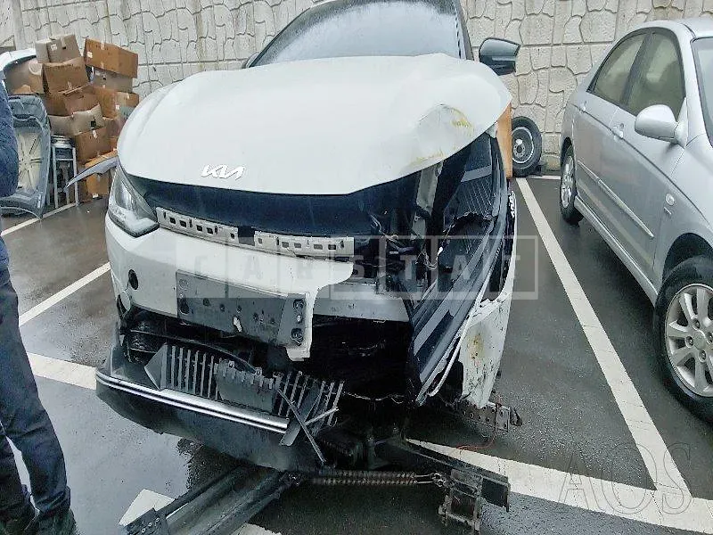 Photo 2 of 28: 2021 Kia EV6 Long Range, VIN KNAC281AFNA021885 — Korean insurance auction