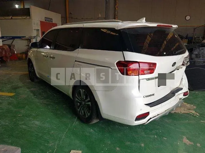 Photo 2 of 8: 2018 Kia Carnivals — Korean insurance auction