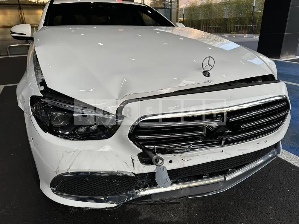 Photo 2 of 27: 2022 Mercedes-Benz E250, VIN W1KZF4FB2NB022914 — Korean insurance auction