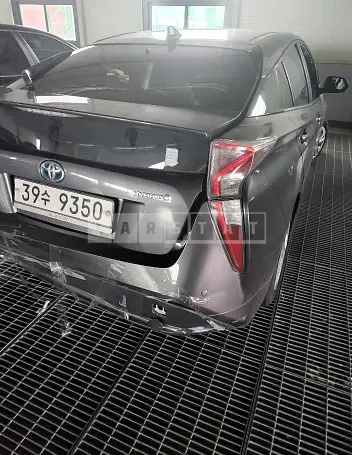 Photo 2 of 5: 2017 Toyota Prius, VIN JTDKBRFU1H3573212 — Korean insurance auction