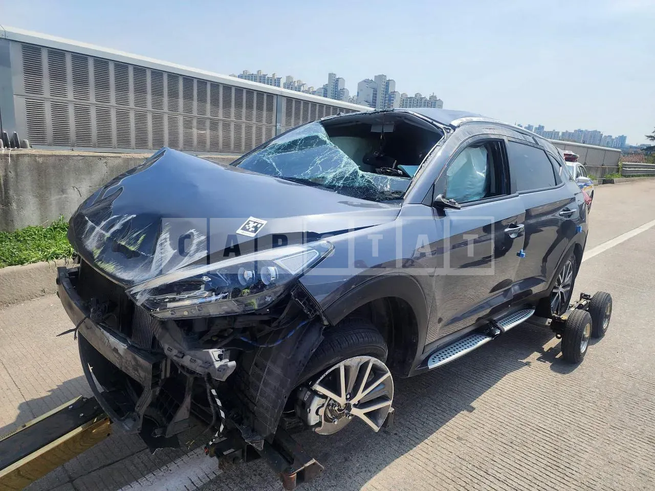 Photo 2 of 13: 2016 Hyundai Tucson, VIN KMHJ381ABHU373353 — Korean insurance auction