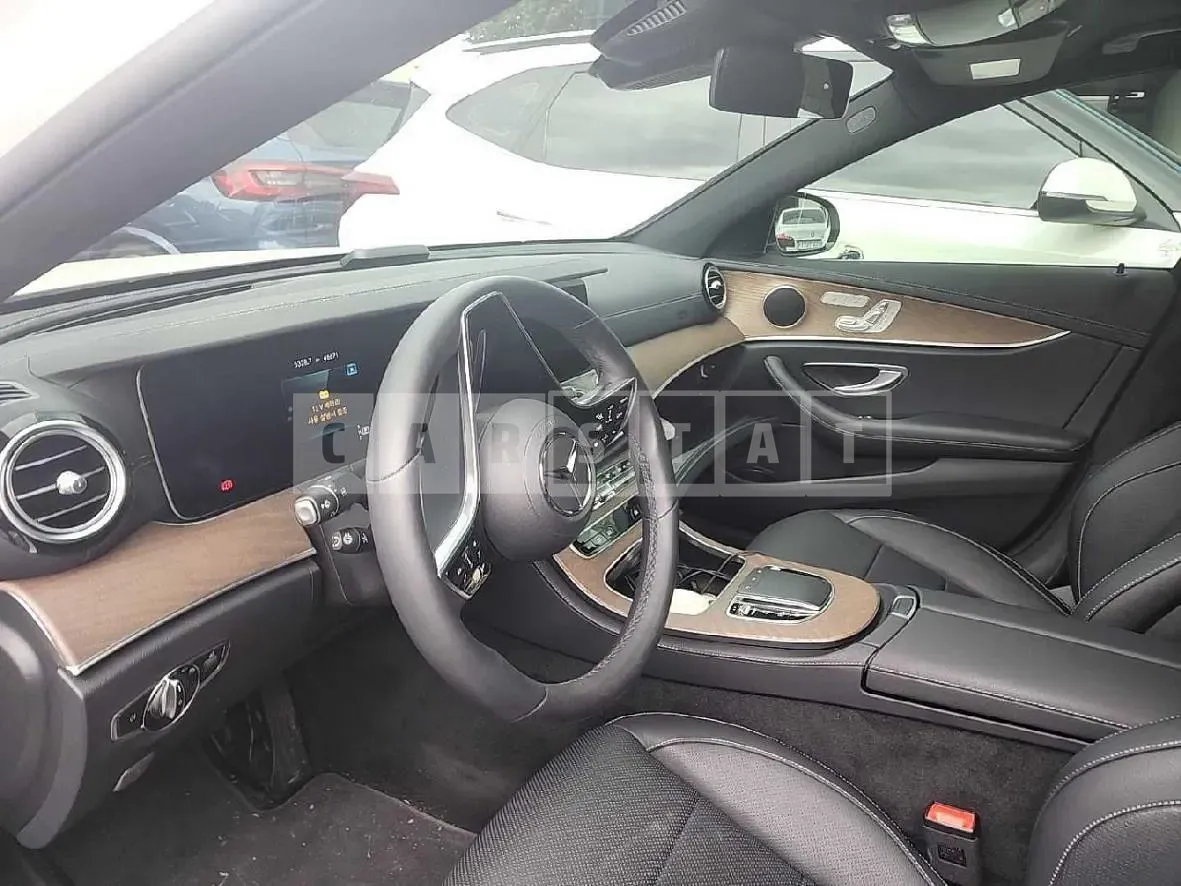 Photo 2 of 14: 2022 Mercedes-Benz E250 — Korean insurance auction