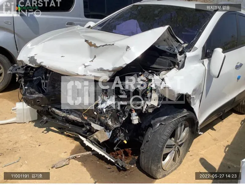 Photo 2 of 6: 2015 Hyundai Tucson, VIN KMHJU81VBFU083123 — Korean insurance auction
