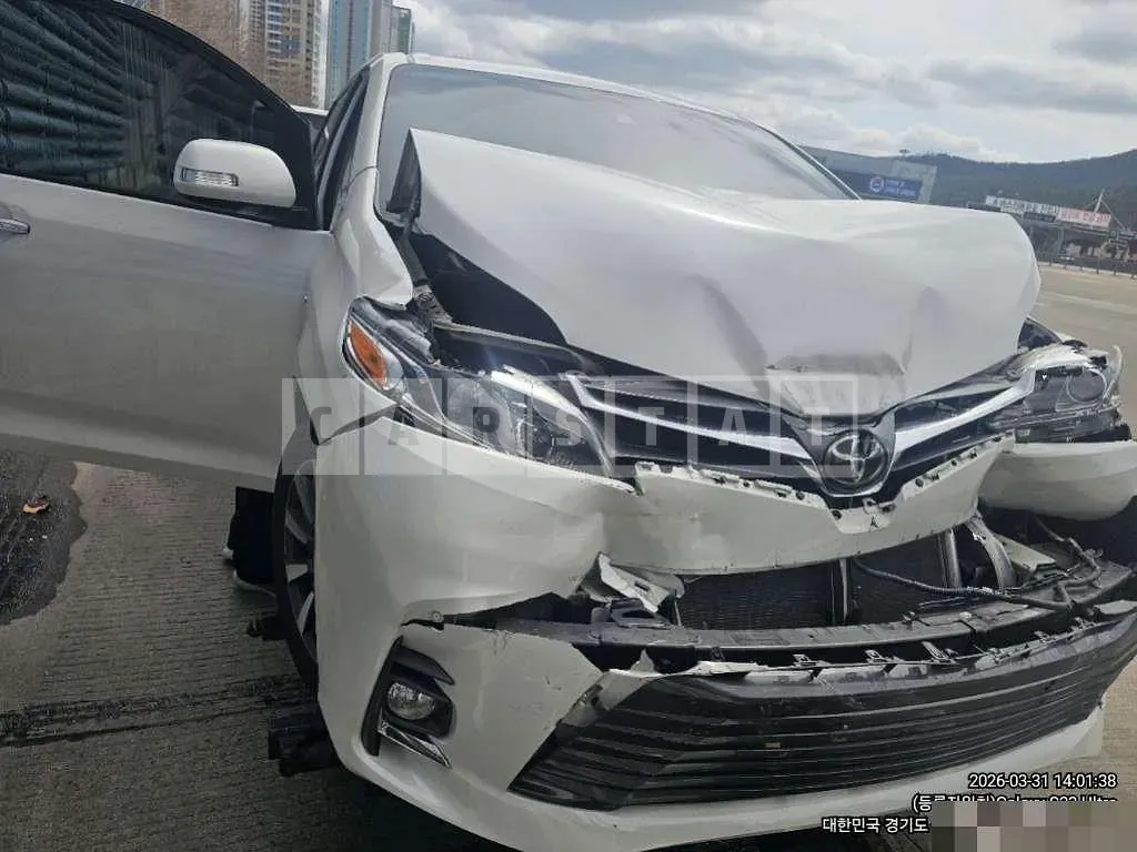 Photo 2 of 9: 2019 Toyota Siena AWD — Korean insurance auction