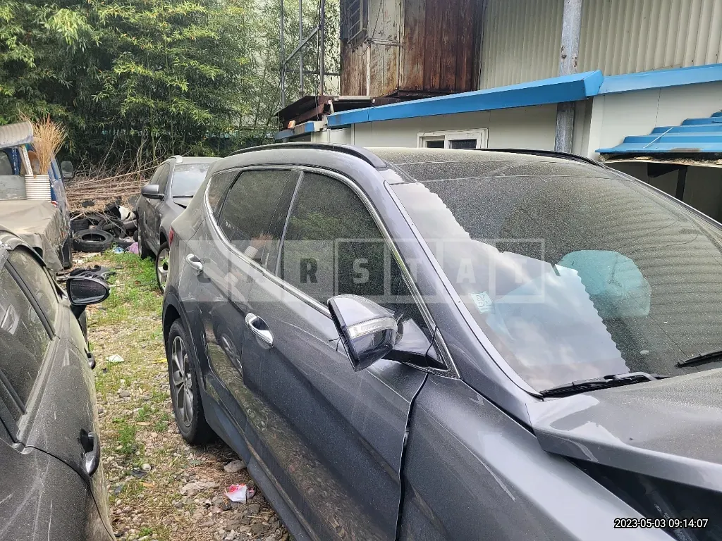 Photo 2 of 50: 2015 Hyundai Santa Fe, VIN KMHSW81UBFU392020 — Korean insurance auction