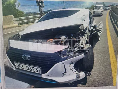 Photo 1 of 9: 2017 Hyundai Modern Ionic — Korean insurance auction