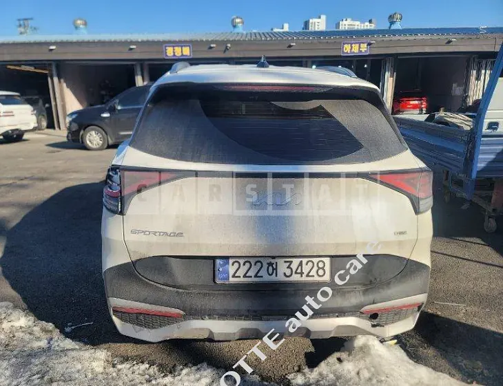 Photo 2 of 31: 2024 Kia Sportage — Korean insurance auction