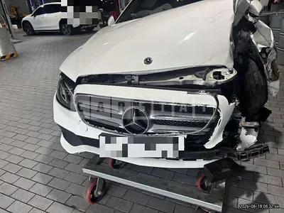 Photo 1 of 16: 2018 Mercedes-Benz E200 — Korean insurance auction