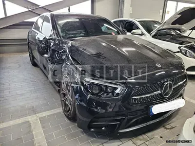 Photo 1 of 19: 2021 Mercedes-Benz E220d 4Matic, VIN W1KZF0FB0MA908503 — Korean insurance auction
