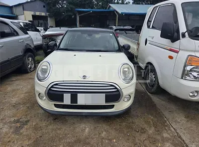 Photo 1 of 5: 2015 MINI 미니 쿠퍼 D 파이브-도어 — Korean insurance auction