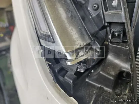 Photo 2 of 33: 2021 Kia Carnival, VIN KNANC81BBMS052443 — Korean insurance auction