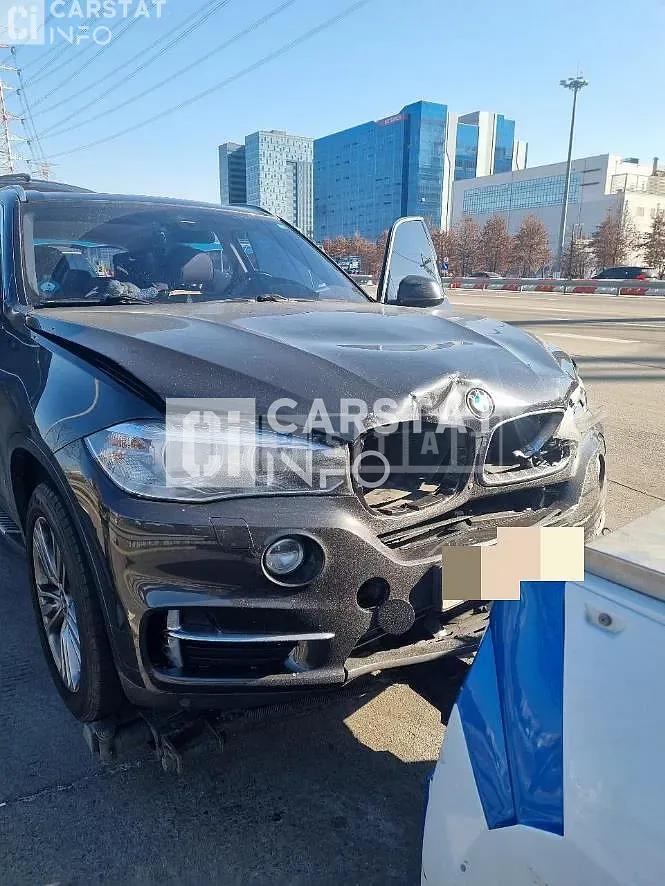 Photo 2 of 8: 2015 BMW X5 xDrive 30d, VIN WBAKS4100F0H71916 — Korean insurance auction