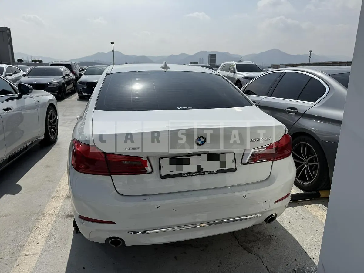 Photo 2 of 8: 2018 BMW 520d — Korean insurance auction