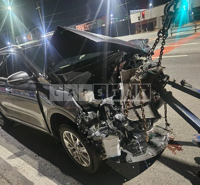 Photo 2 of 16: 2016 Kia Sorento, VIN KNAPH81ABGA194941 — Korean insurance auction