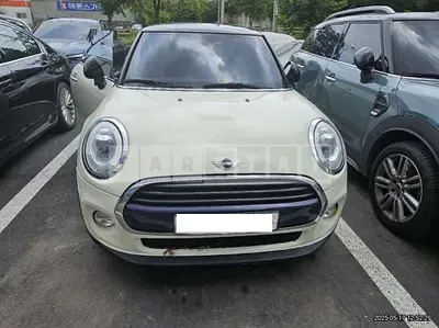 Photo 1 of 16: 2018 MINI Cooper — Korean insurance auction