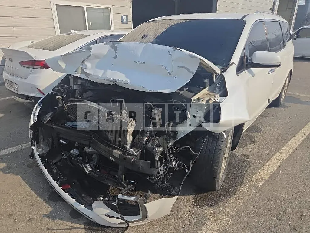 Photo 2 of 48: 2019 Kia Carnival, VIN KNAMC81ABKS557119 — Korean insurance auction