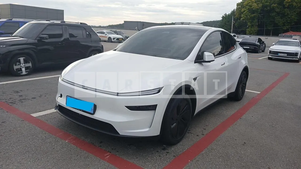Photo 2 of 18: 2026 Tesla Model Y Premium RWD, VIN LRWYGCFJ7TC614205 — Korean insurance auction