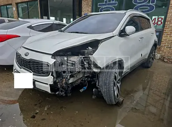 Photo 2 of 21: 2016 Kia Sportage — Korean insurance auction