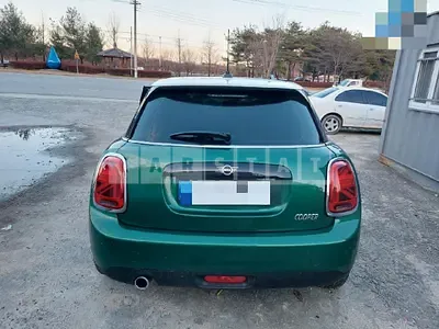 Photo 1 of 8: 2021 MINI Cooper Five-Door, VIN WMWXV7108M2N78880 — Korean insurance auction