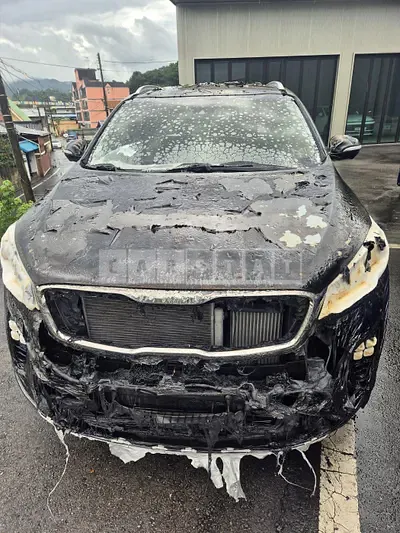Photo 1 of 32: 2017 Kia Sorento /Sorrento, VIN KNAPS81BBJA419260 — Korean insurance auction