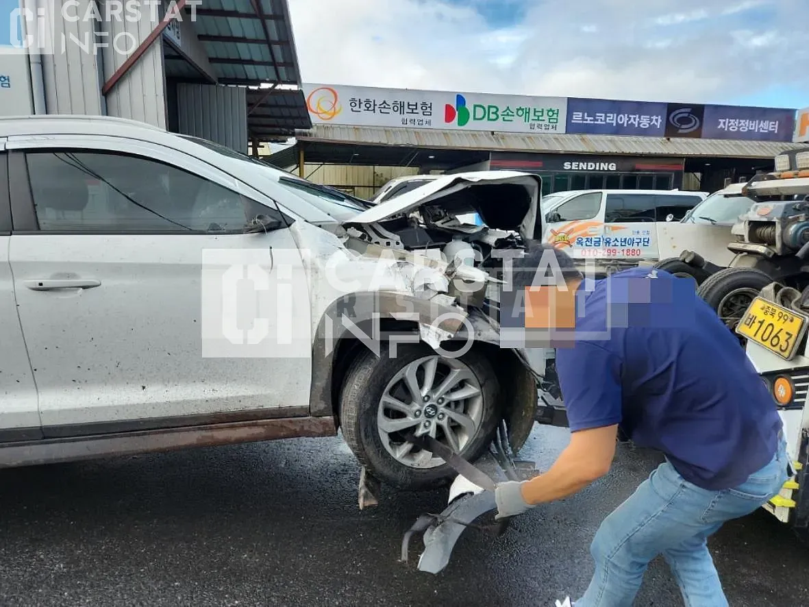 Photo 2 of 6: 2016 Hyundai Tucson, VIN KMHJ381ABGU156319 — Korean insurance auction