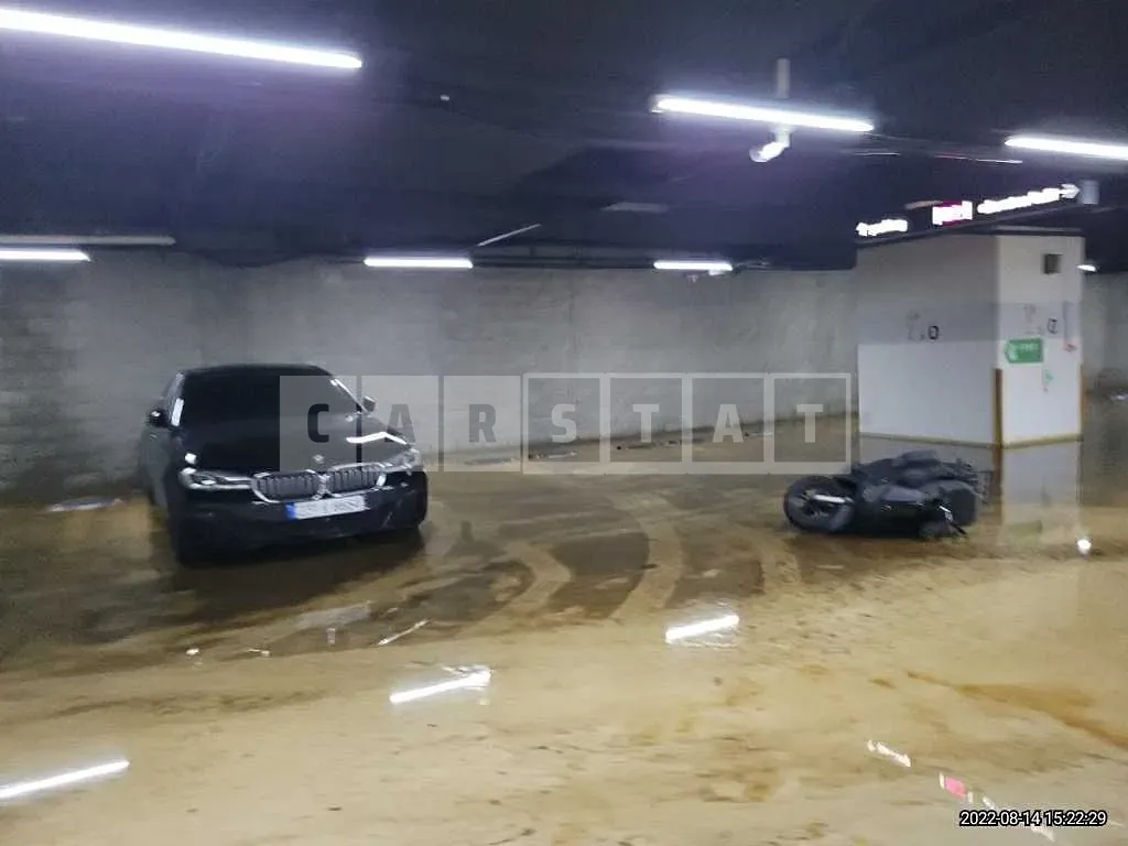 Photo 2 of 22: 2021 Kia Carnival, VIN KNANE813BMS040422 — Korean insurance auction