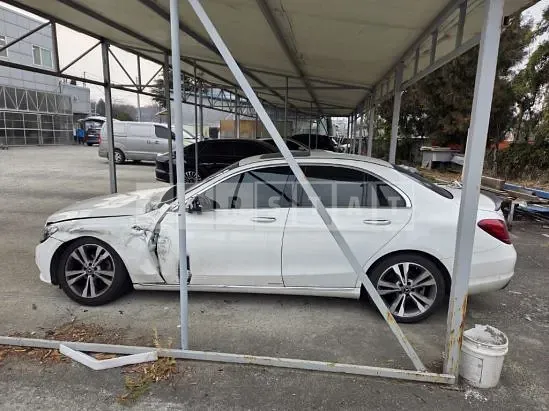 Photo 2 of 34: 2018 Mercedes-Benz C 220d, VIN WDDWF0EB5JR349564 — Korean insurance auction