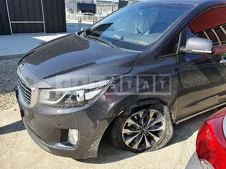 Photo 2 of 29: 2015 Kia Carnival, VIN KNHMF37ABFS006561 — Korean insurance auction