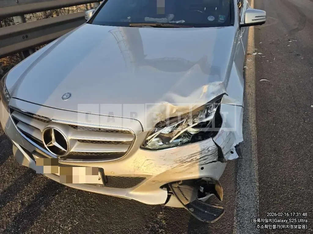 Photo 2 of 10: 2016 Mercedes-Benz E250 BlueTec 4Matic — Korean insurance auction