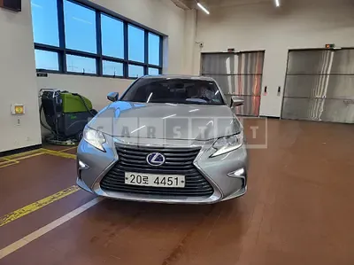 Photo 1 of 22: 2017 Lexus ES300h, VIN JTHBW1GG1H2155171 — Korean insurance auction