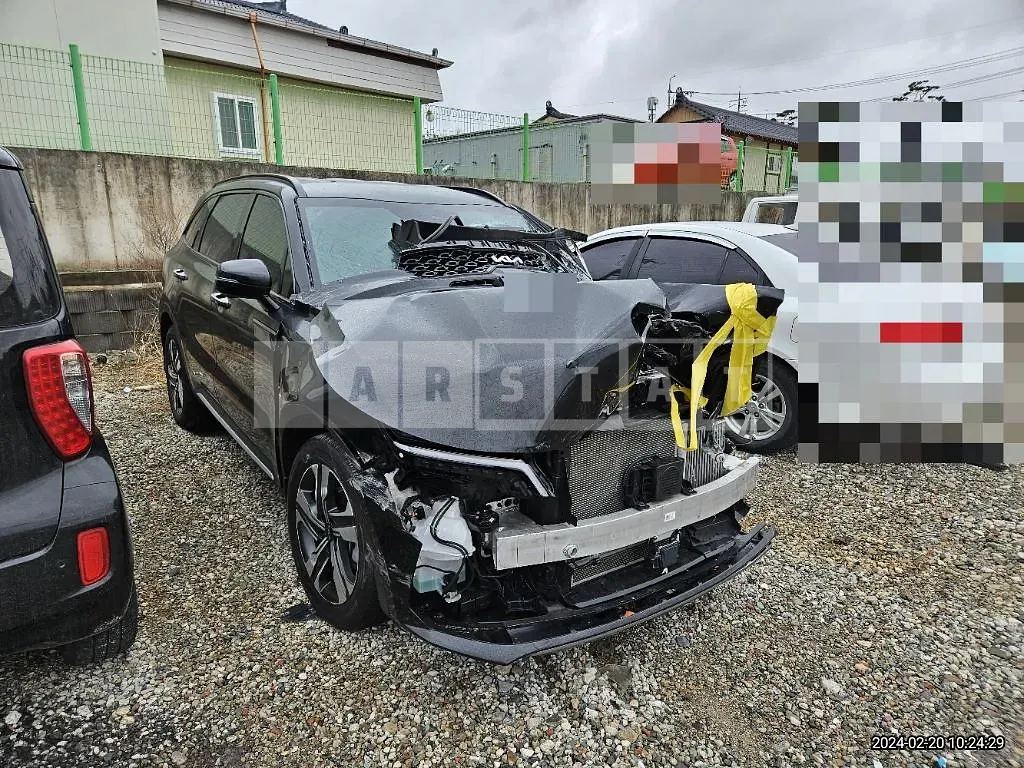 Photo 2 of 11: 2022 Kia Sorento 1.6 Hybrid, VIN KNARL81GBNA122306 — Korean insurance auction