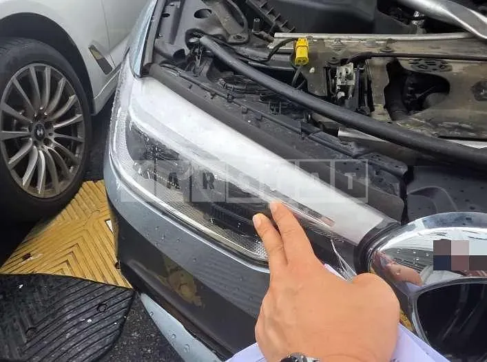 Photo 2 of 30: 2019 BMW 540i — Korean insurance auction