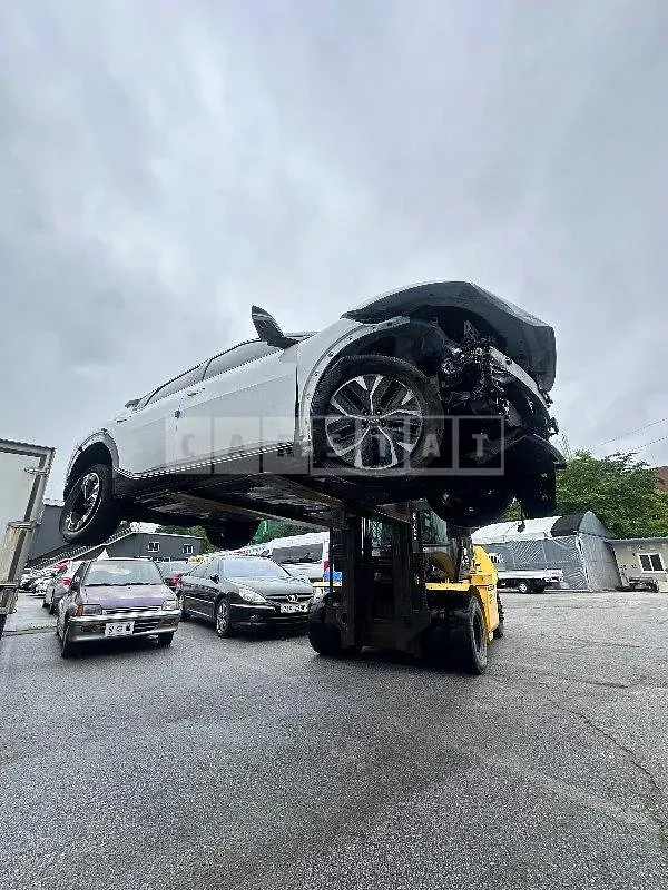 Photo 2 of 42: 2024 Kia EV6 — Korean insurance auction